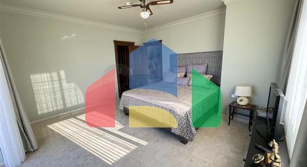 Просторий пентхаус 3 + 1 з панорамним видом на море