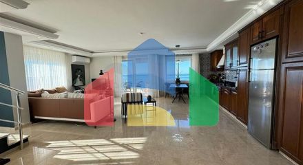 Просторий пентхаус 3 + 1 з панорамним видом на море