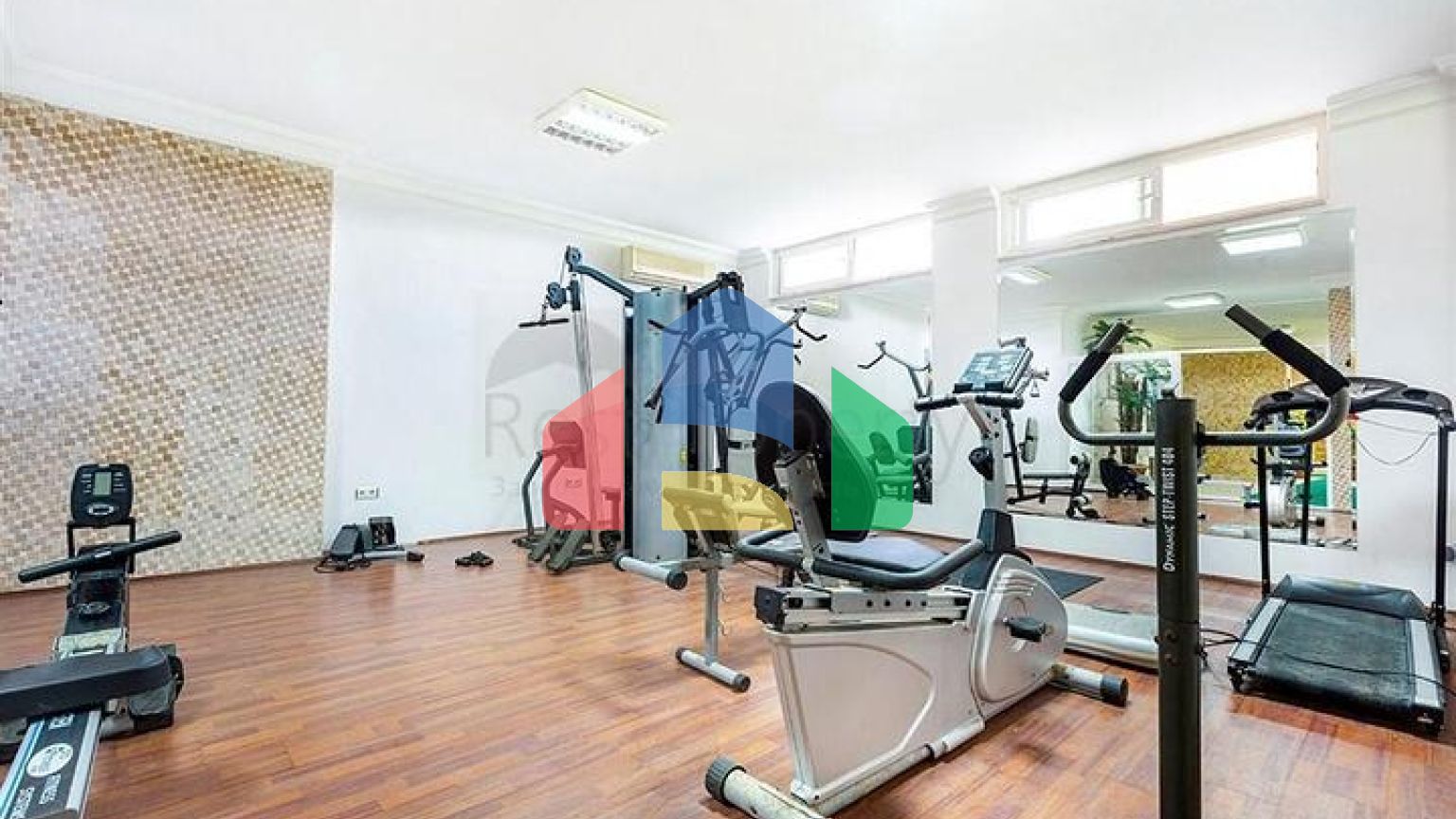 Просторий пентхаус 3 + 1 з панорамним видом на море