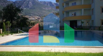 2+1 apartment in Mahmutlar at a bargain price