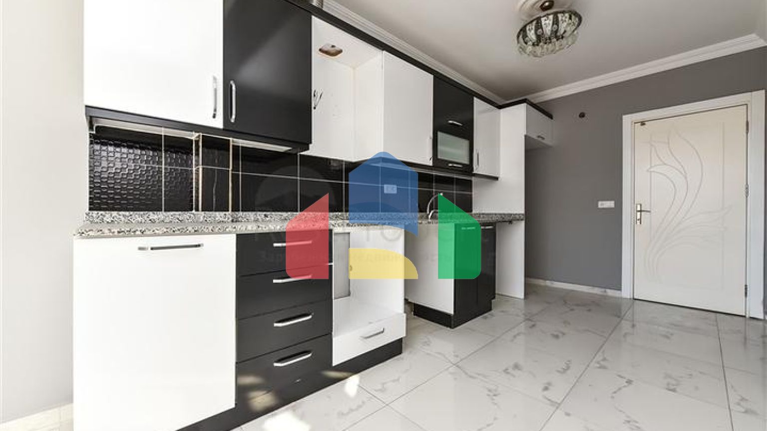 Просторий пентхаус 3 + 1 в Махмутларі