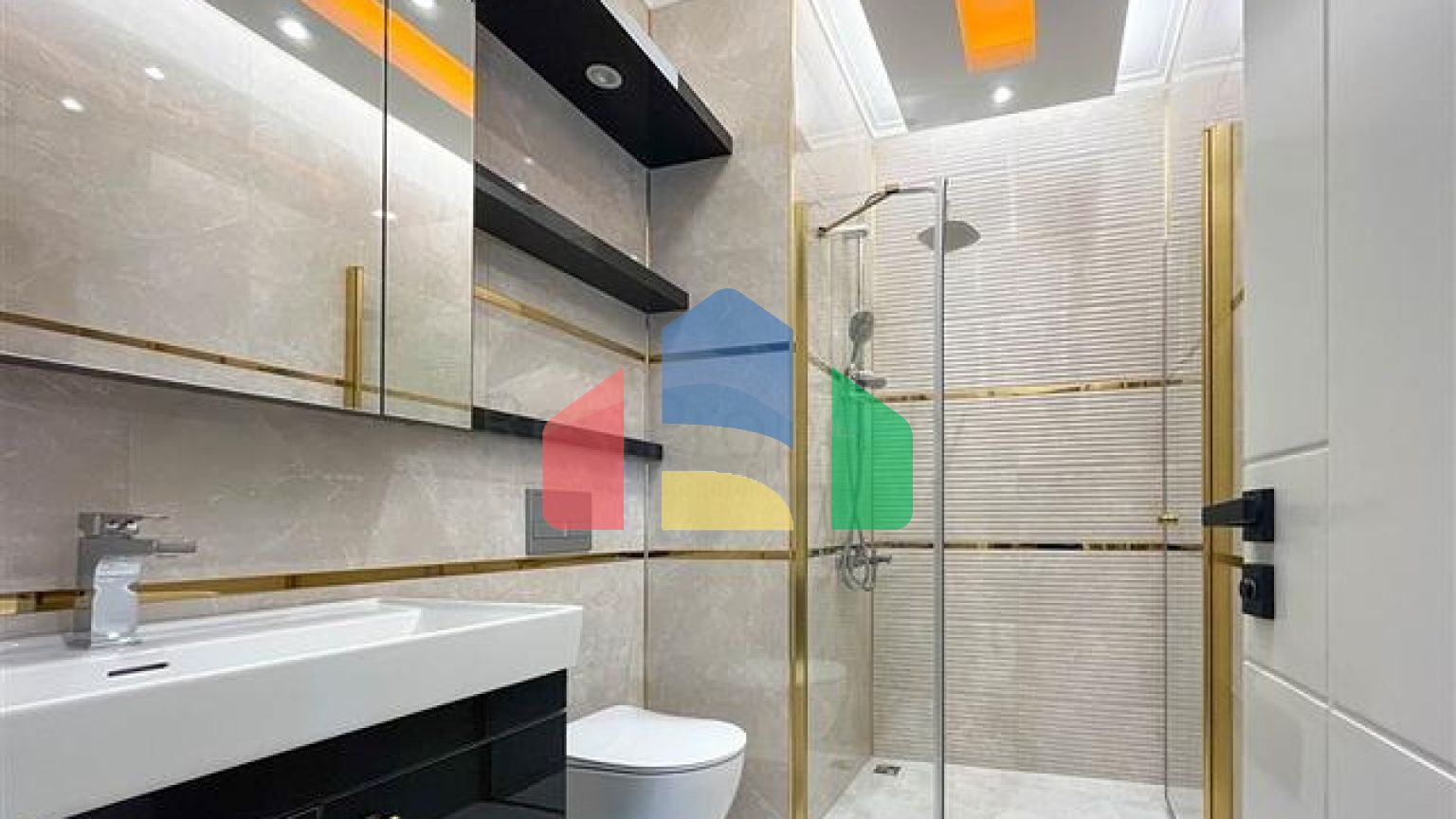 Квартира 2 + 1 з меблями в комплексі Махмутлара