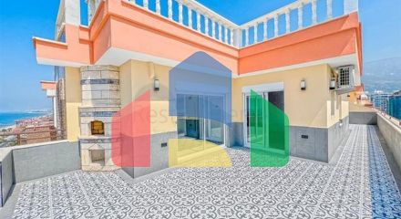 Велика квартира з шикарним видом на Середземне море