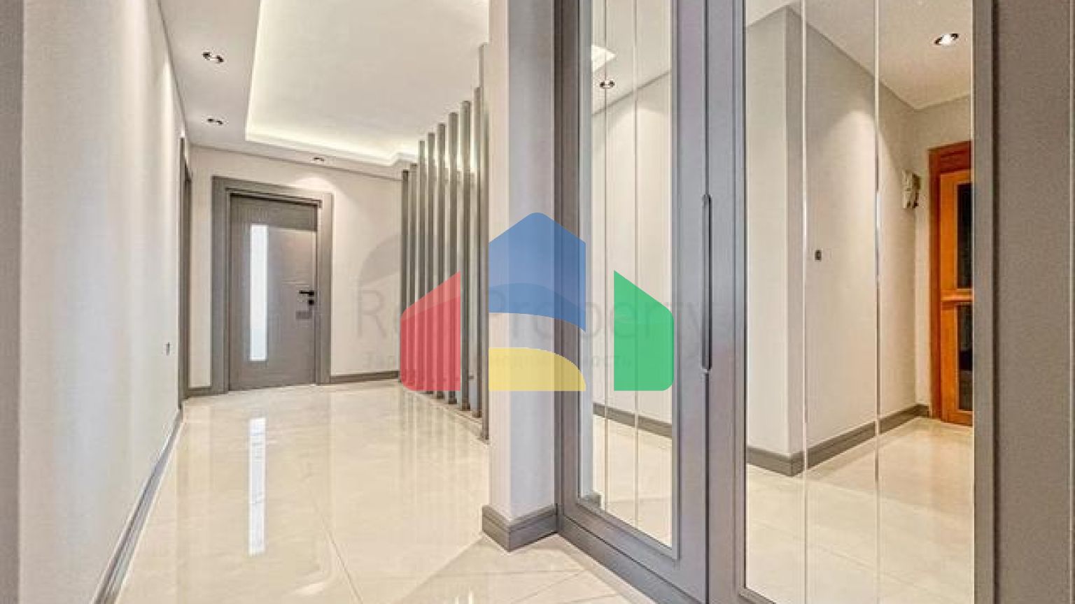 Велика квартира з шикарним видом на Середземне море