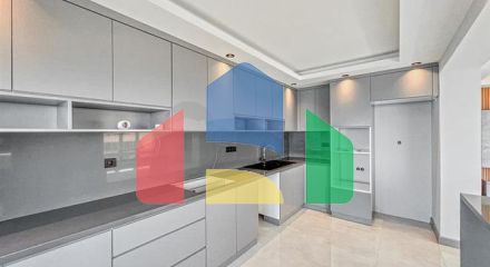 Велика квартира з шикарним видом на Середземне море