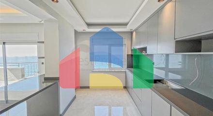 Велика квартира з шикарним видом на Середземне море