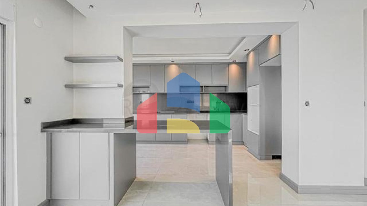 Велика квартира з шикарним видом на Середземне море