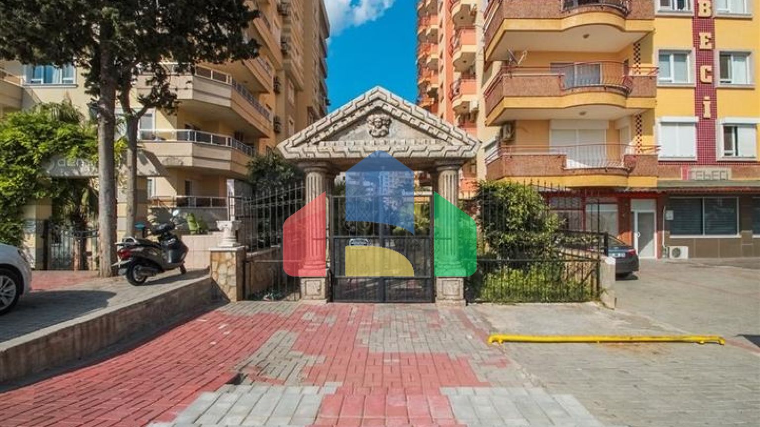 Велика квартира з шикарним видом на Середземне море