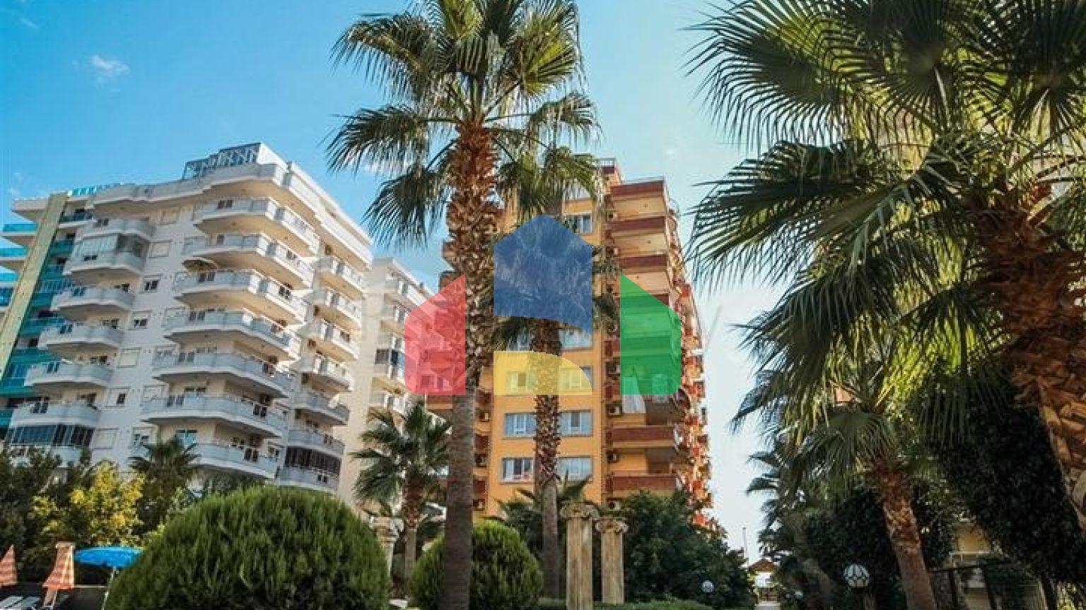 Велика квартира з шикарним видом на Середземне море