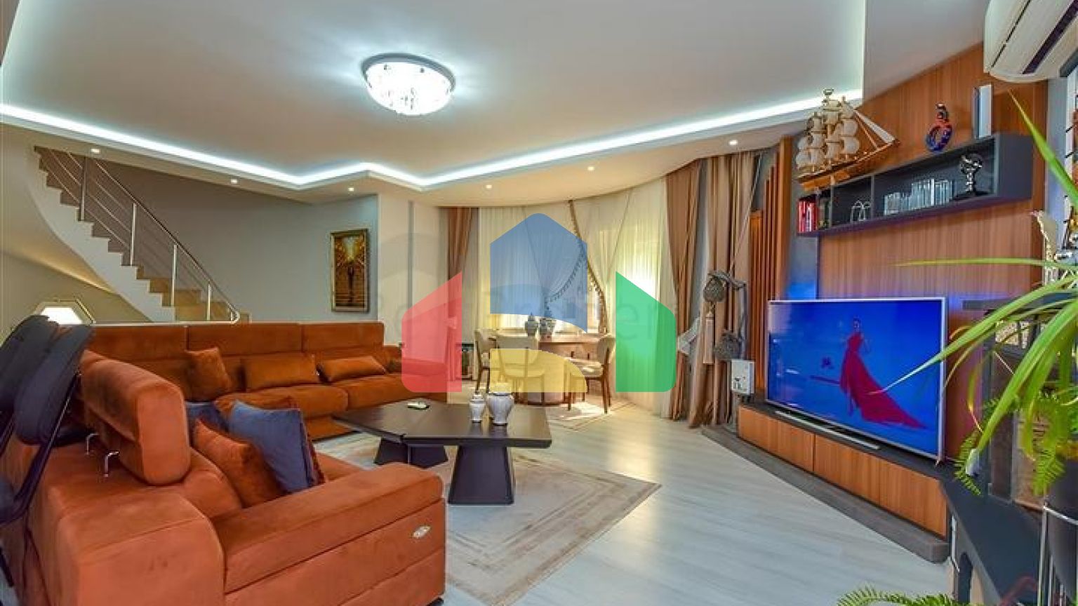 Просторная вилла в Махмутларе- идеальный выбор для большой семьи