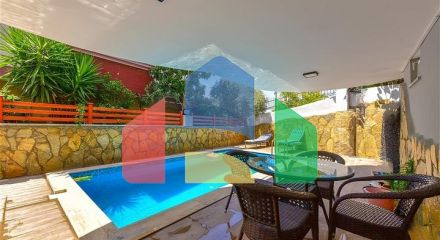 Просторная вилла в Махмутларе- идеальный выбор для большой семьи Просторная вилла в Махмутларе- идеальный выбор для большой семьи