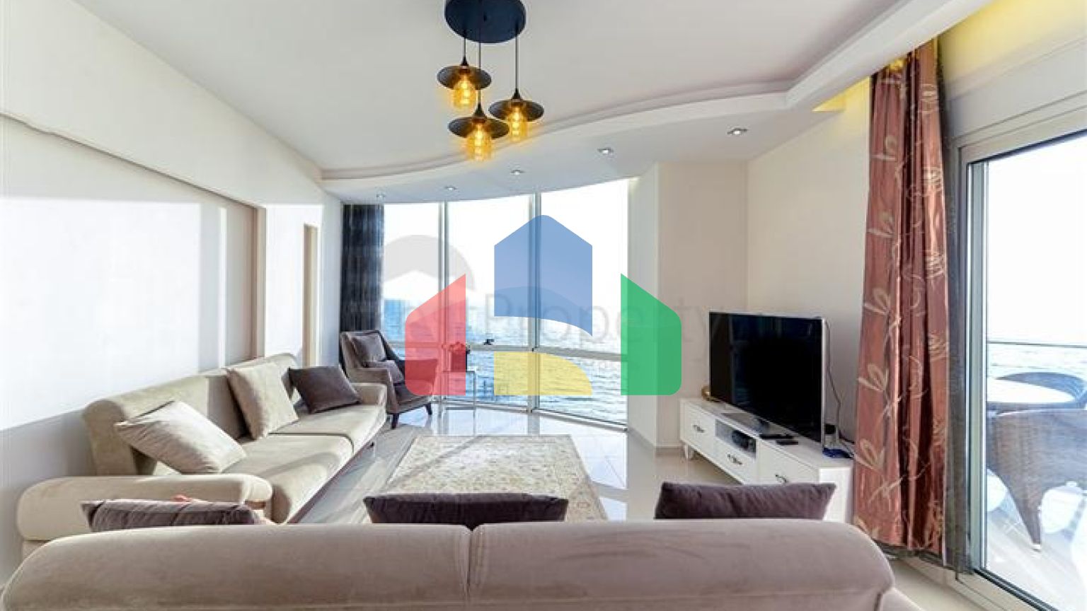 Продается уютная квартира в жилом комплексе на берегу моря в Махмутларе