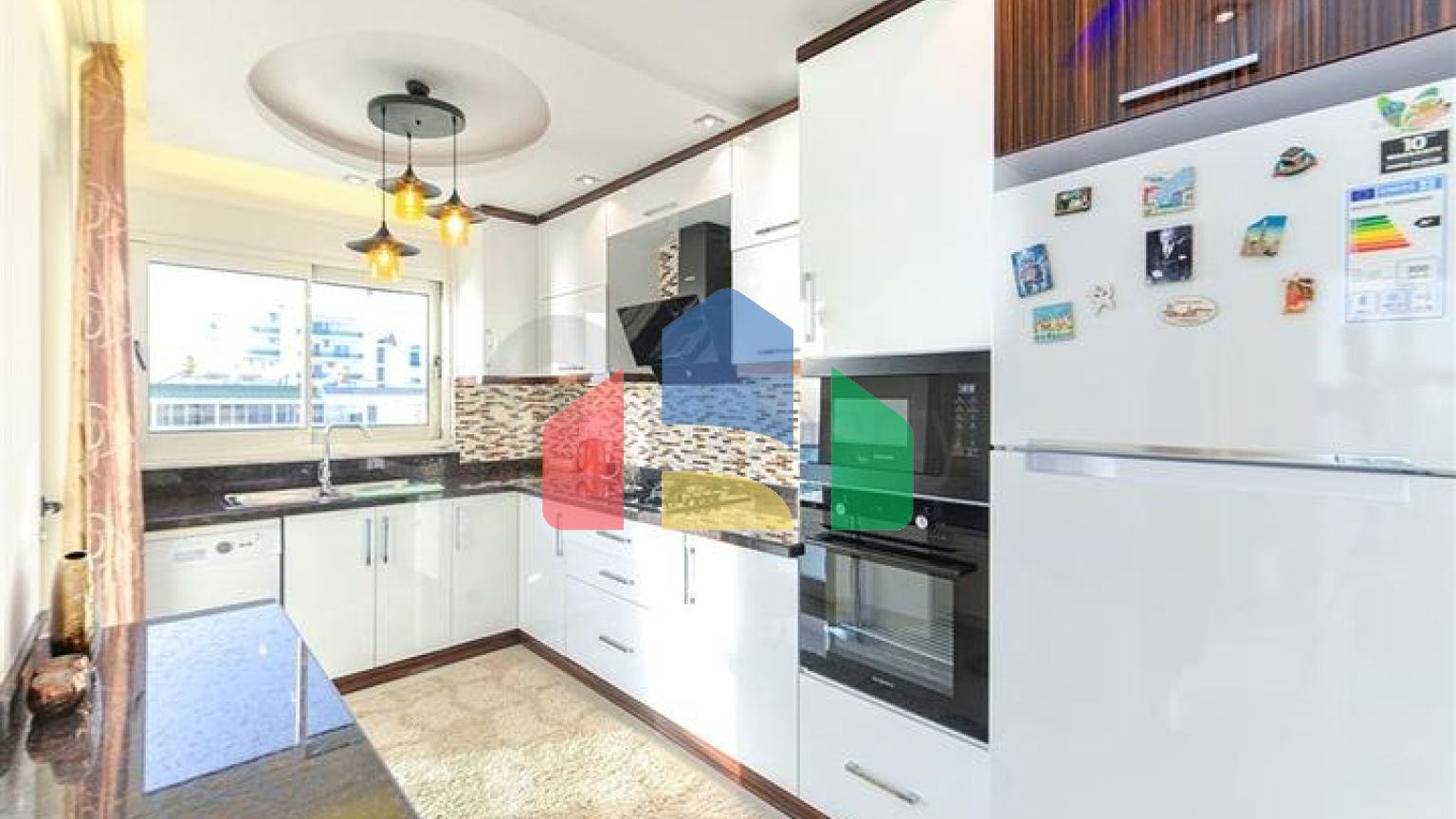 Продается уютная квартира в жилом комплексе на берегу моря в Махмутларе