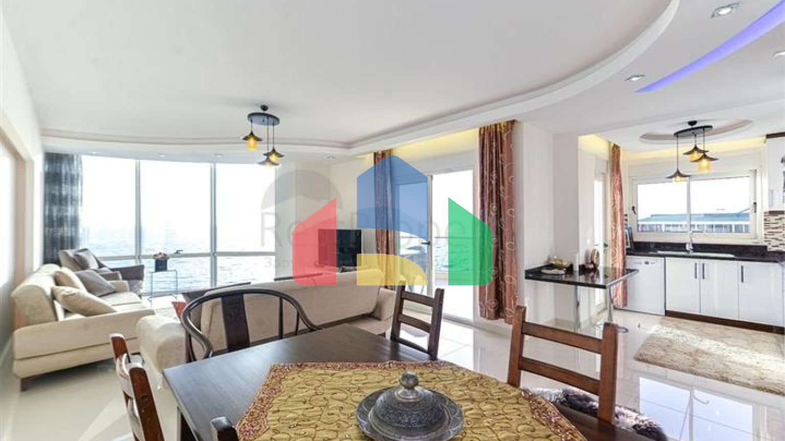 Продается уютная квартира в жилом комплексе на берегу моря в Махмутларе