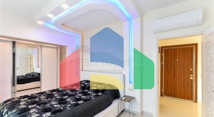 Продается уютная квартира в жилом комплексе на берегу моря в Махмутларе