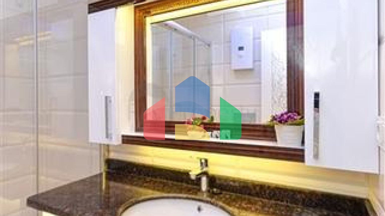 Продается уютная квартира в жилом комплексе на берегу моря в Махмутларе