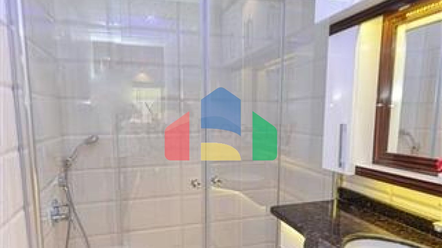 Продается уютная квартира в жилом комплексе на берегу моря в Махмутларе