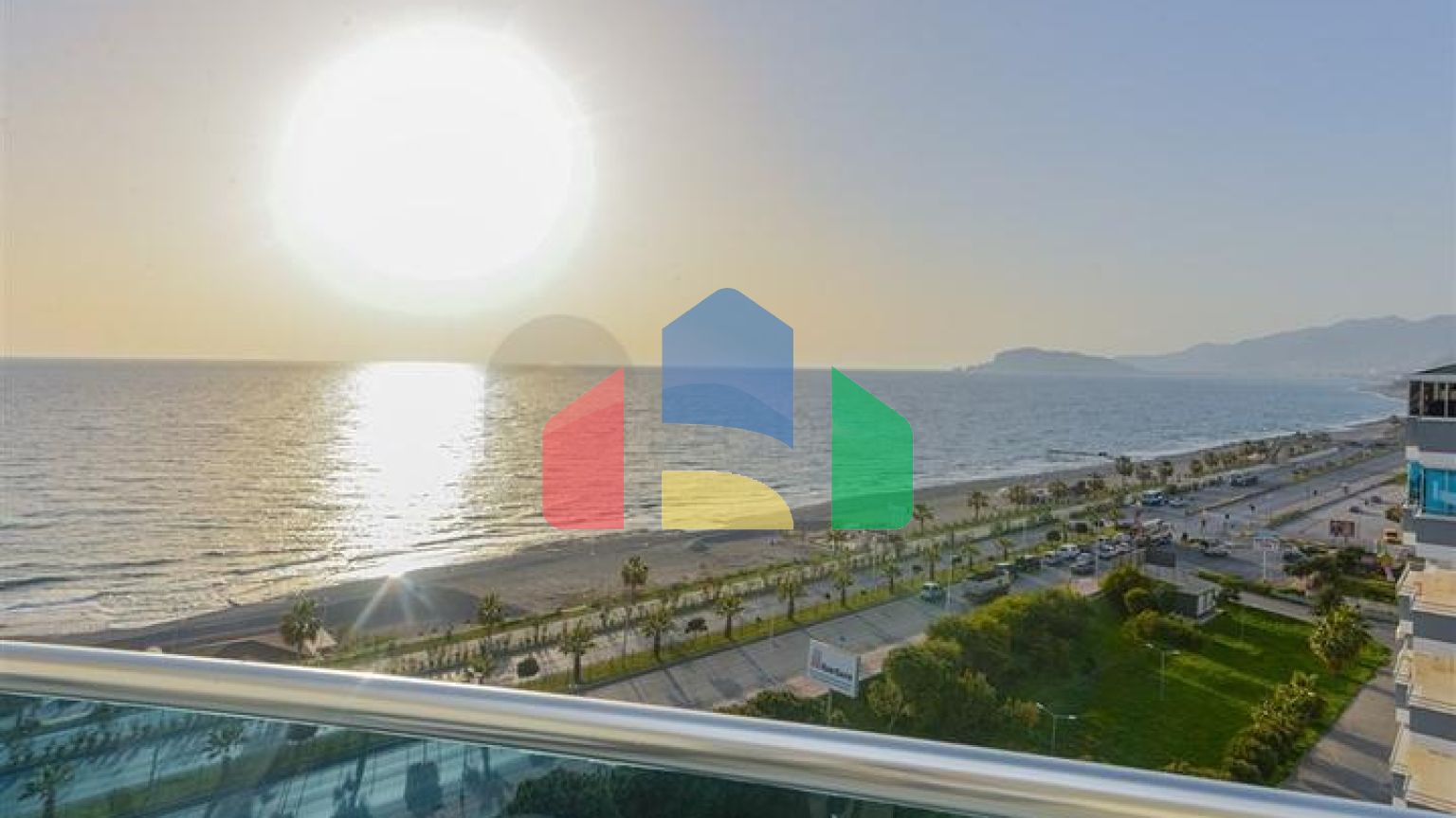 Продается уютная квартира в жилом комплексе на берегу моря в Махмутларе