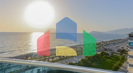 Продается уютная квартира в жилом комплексе на берегу моря в Махмутларе