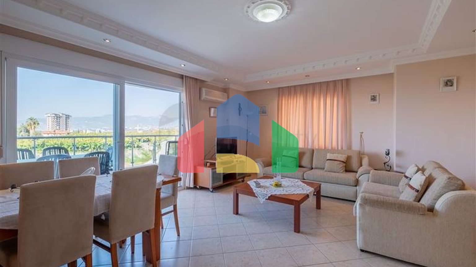 Просторная квартира 2+1 в живописной части района Махмутлар