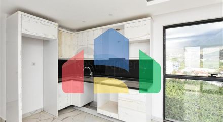 Квартира 1+1 с видом на горы и море в районе Махмутлар