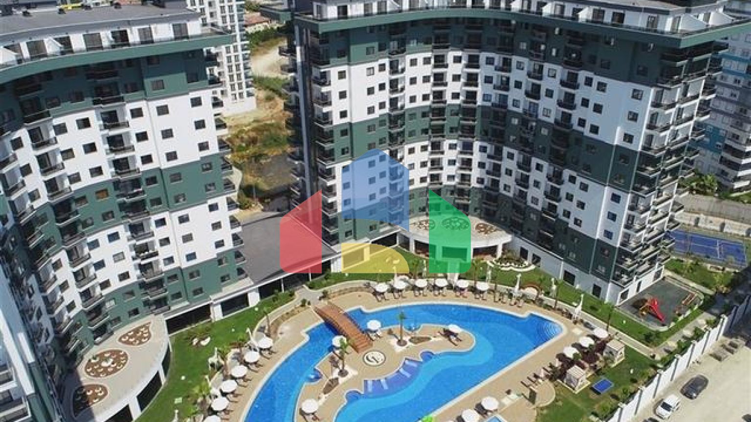 Затишна квартира 1 + 1 в популярному житловому комплексі в районі Махмутлар