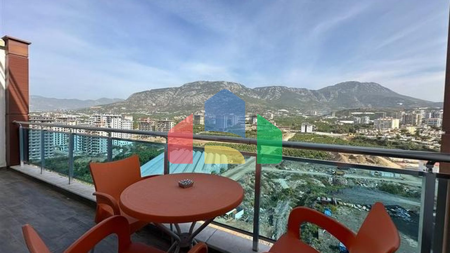 Квартира планировки 2+1 в Махмутларе