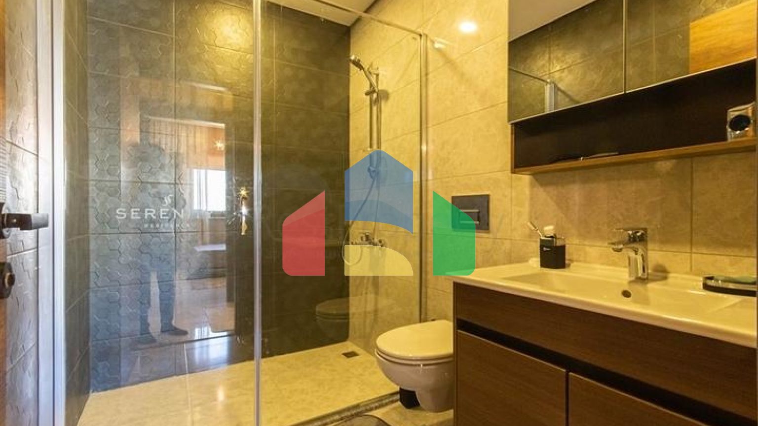 Современная меблированная квартира 2+1 с курортной инфраструктурой в центре Махмутлара