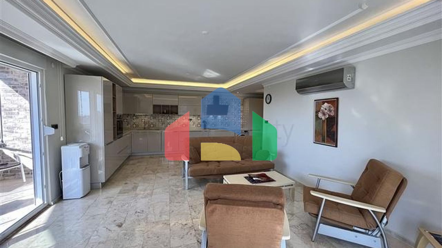 Квартиры 2+1 на высоком этаже в Махмутларе