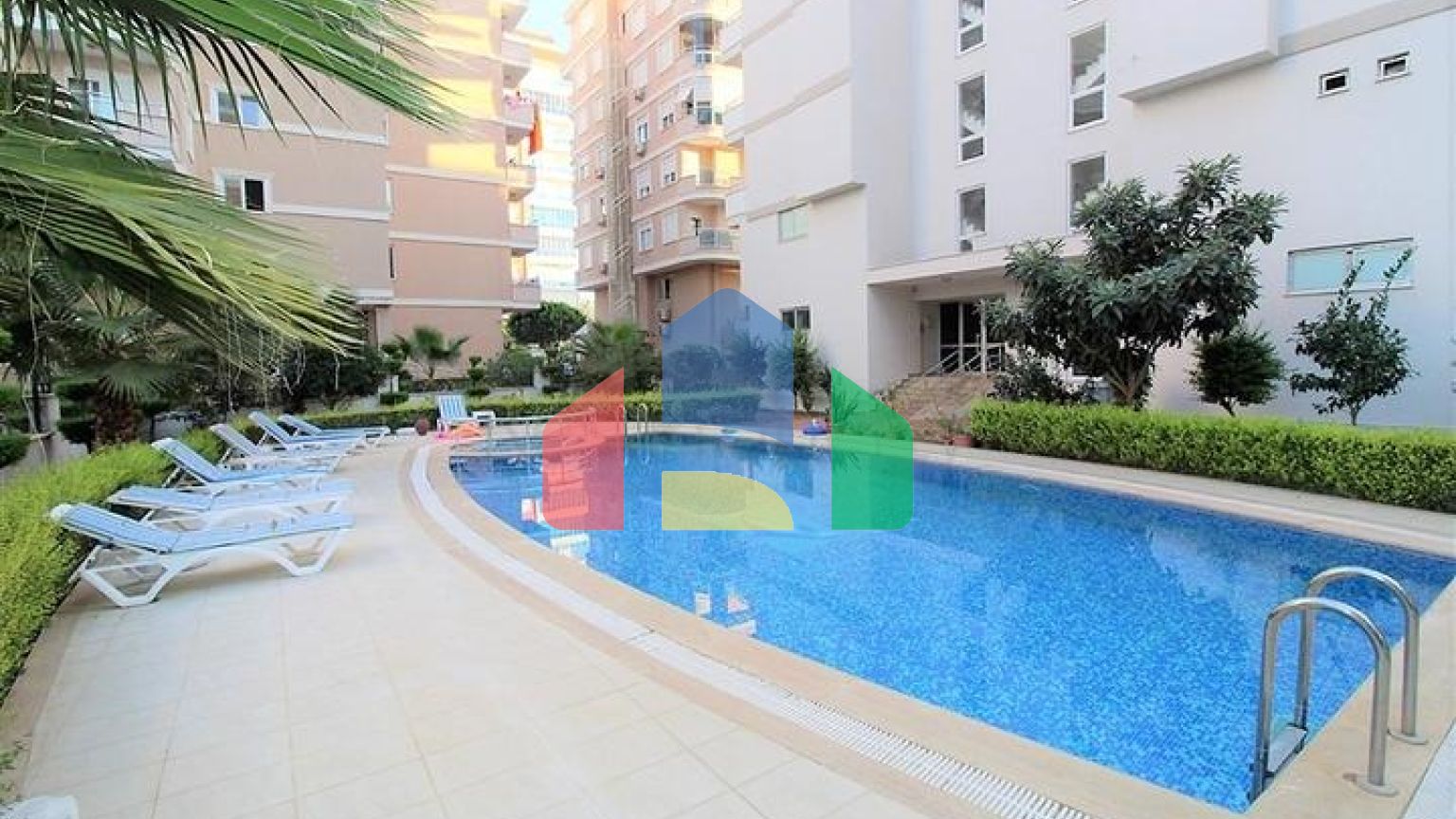 Просторі апартаменти 3+1 з панорамним видом на море