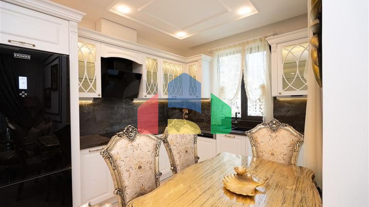 Продажа квартиры в резиденции премиум класса на первой береговой линии