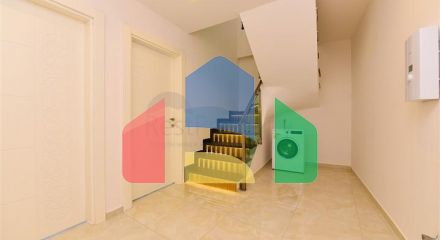 Просторная пентхаус 3+1 в районе Махмутлар