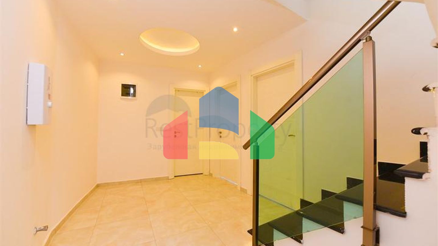 Простора пентхаус 3 + 1 в районі Махмутлар