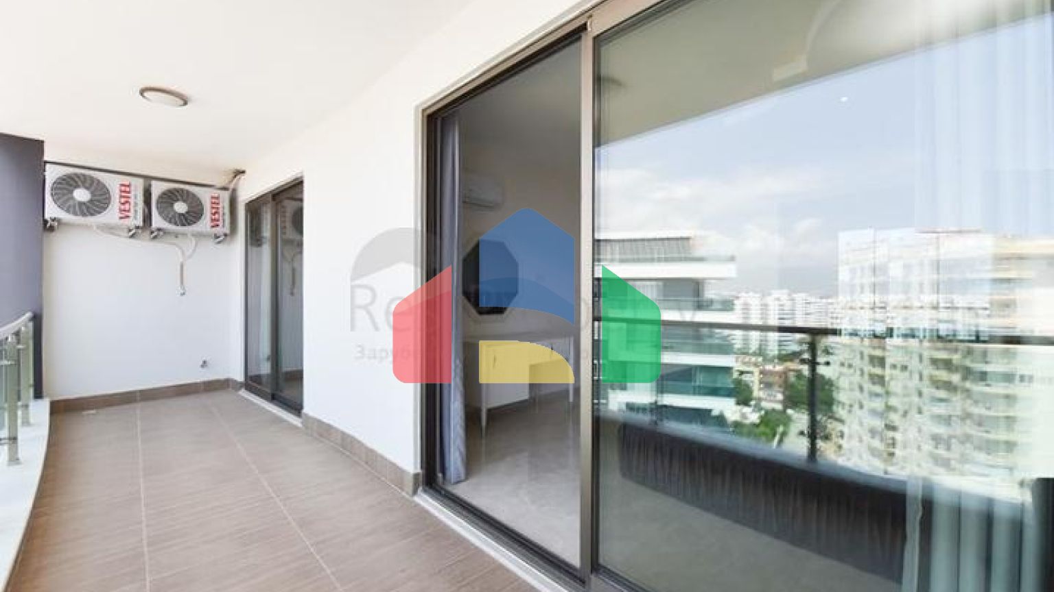 Простора пентхаус 3 + 1 в районі Махмутлар