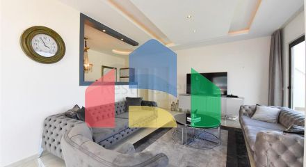 Простора пентхаус 3 + 1 в районі Махмутлар