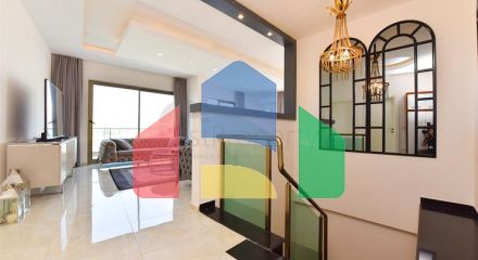 Простора пентхаус 3 + 1 в районі Махмутлар