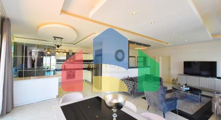 Простора пентхаус 3 + 1 в районі Махмутлар