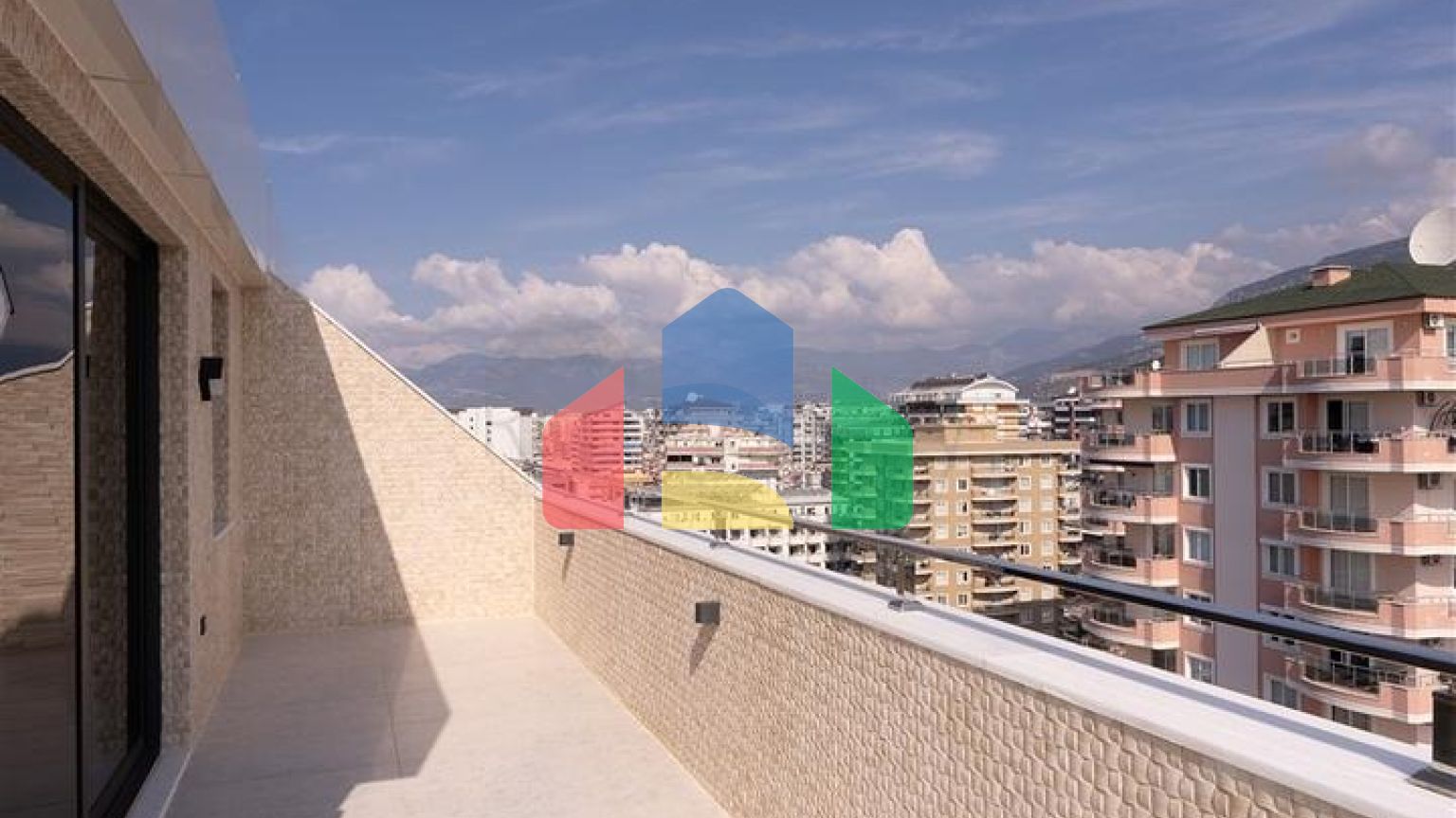 Пентхаус 3+1 на первой береговой линии