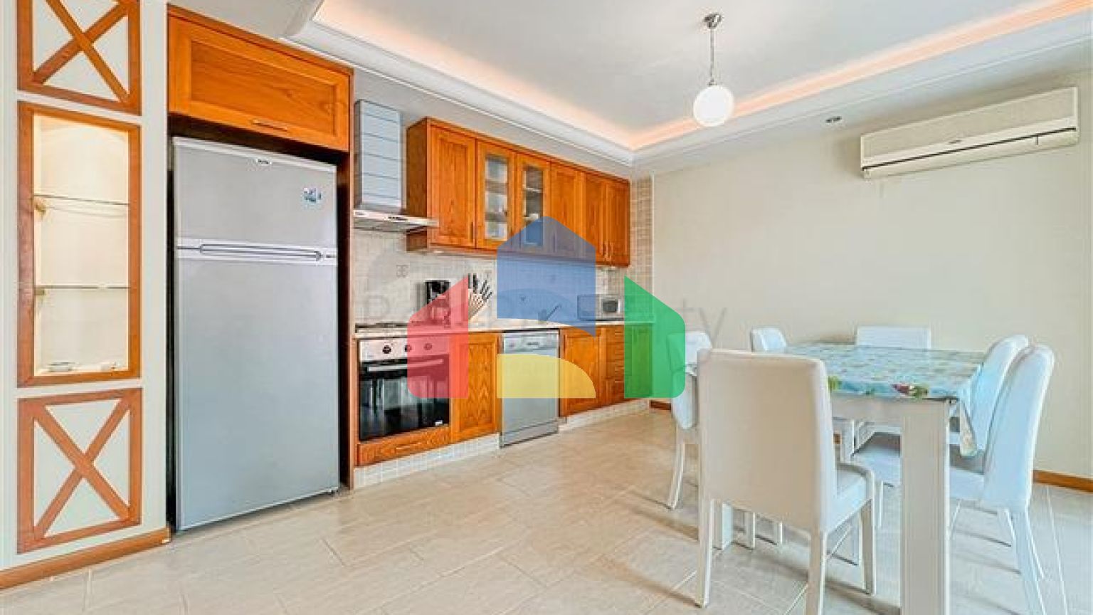 Квартира планировкой 2+1 в районе Махмутлар 50 м от моря