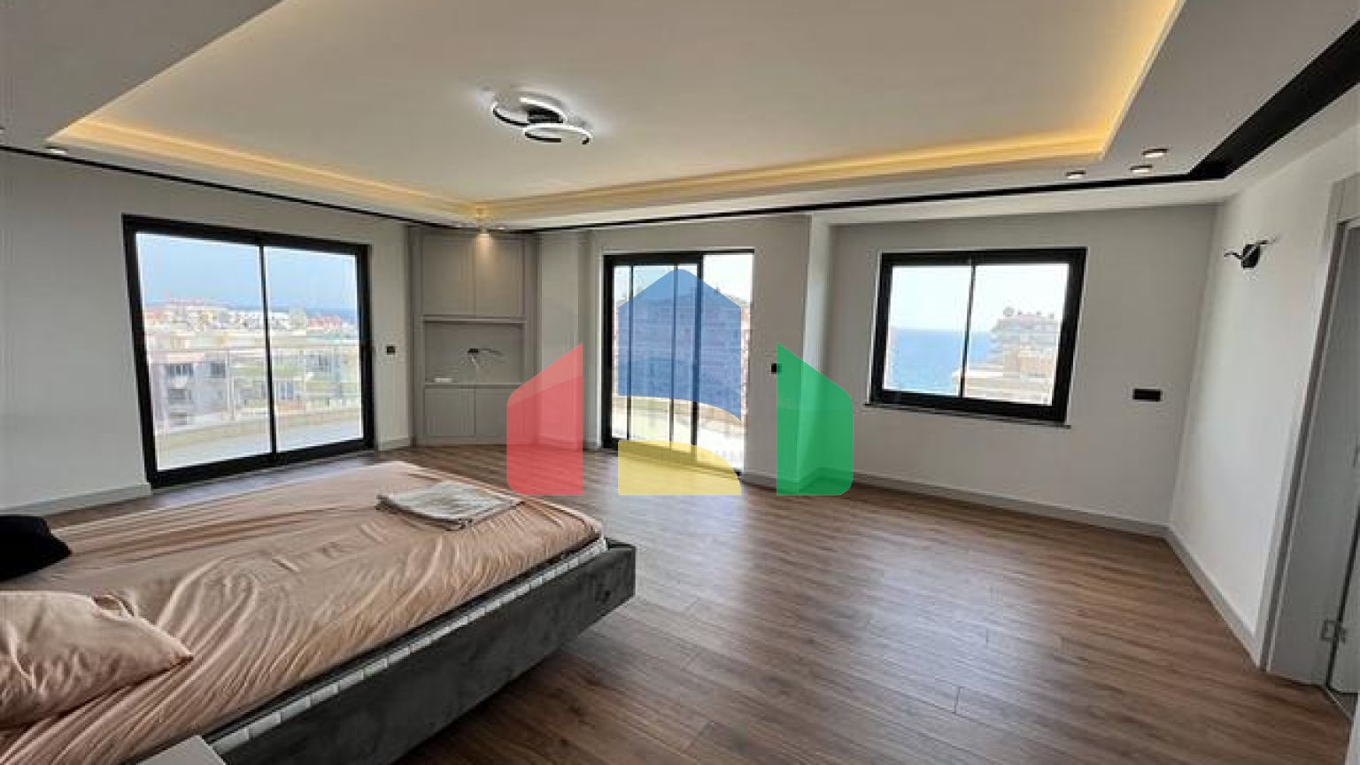 Пентхаус 4+1 в Махмутларе