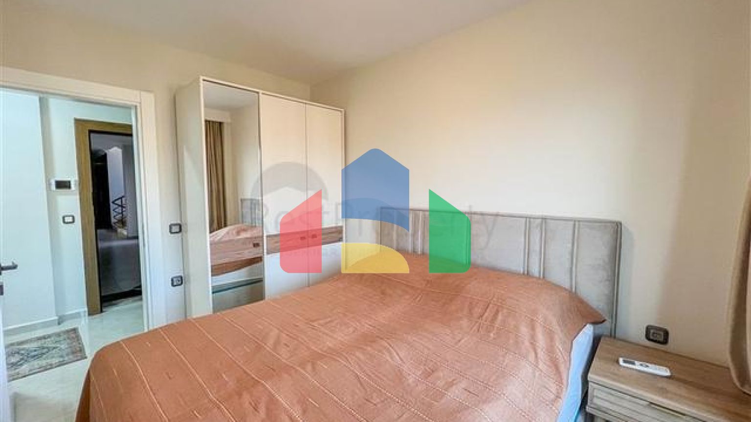 Трикімнатна мебльована квартира в районі Махмутлар