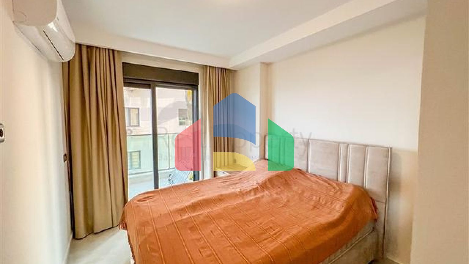 Трикімнатна мебльована квартира в районі Махмутлар