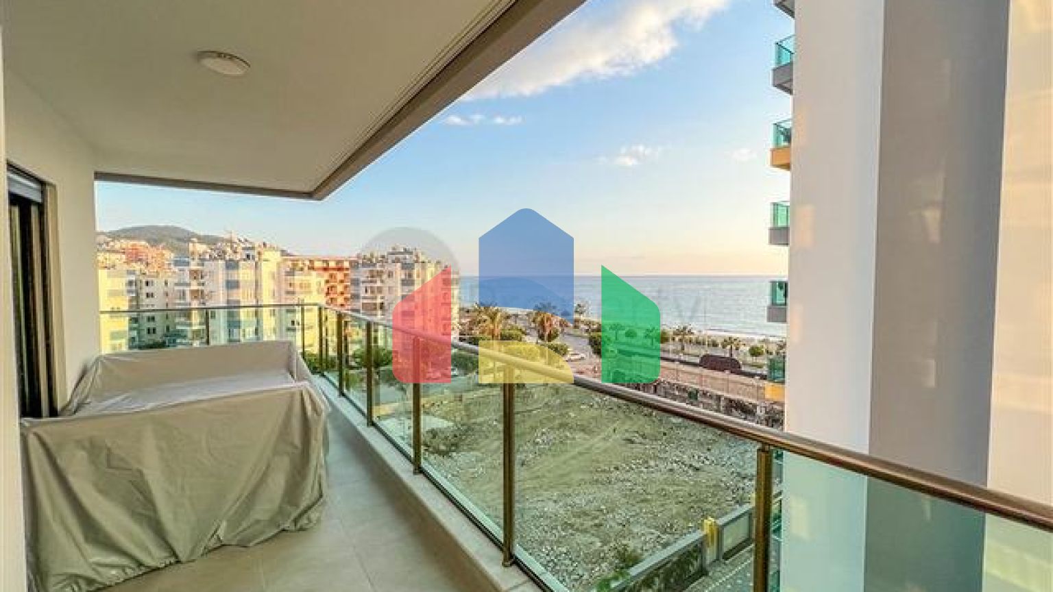 Трикімнатна мебльована квартира в районі Махмутлар