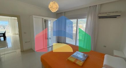 Просторий пентхаус в районі Махмутлар