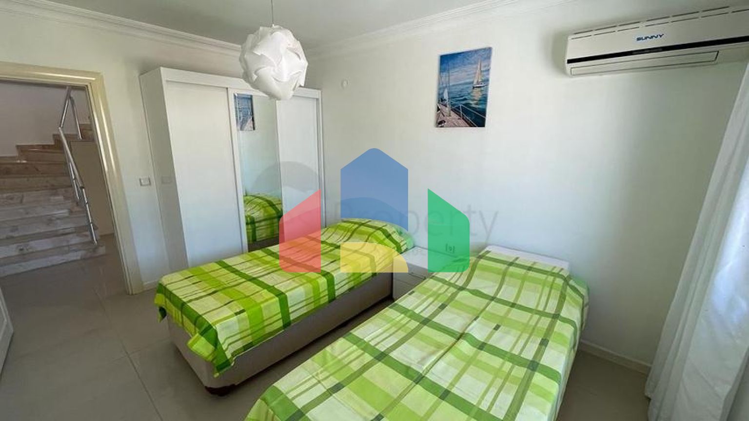 Просторий пентхаус в районі Махмутлар