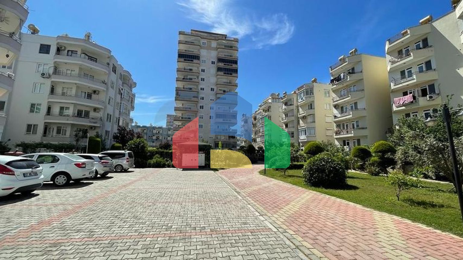 Просторий пентхаус в районі Махмутлар