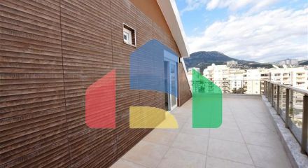 Пентхаус 3+1 с видом на море в районе Махмутлар