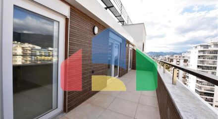 Пентхаус 3+1 с видом на море в районе Махмутлар