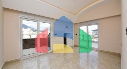 Пентхаус 3+1 с видом на море в районе Махмутлар