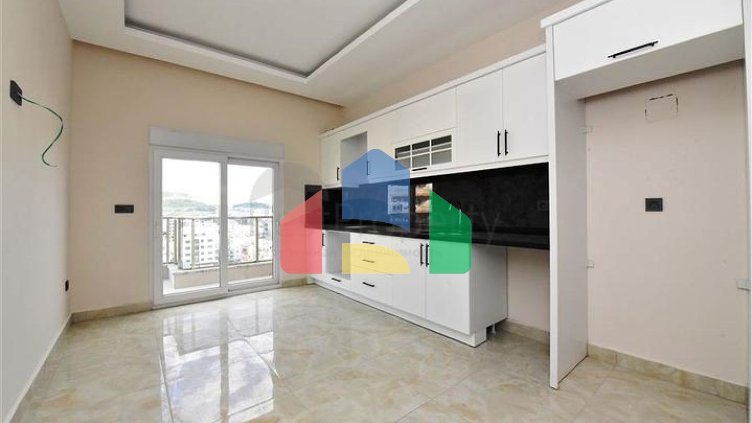 Пентхаус 3+1 с видом на море в районе Махмутлар